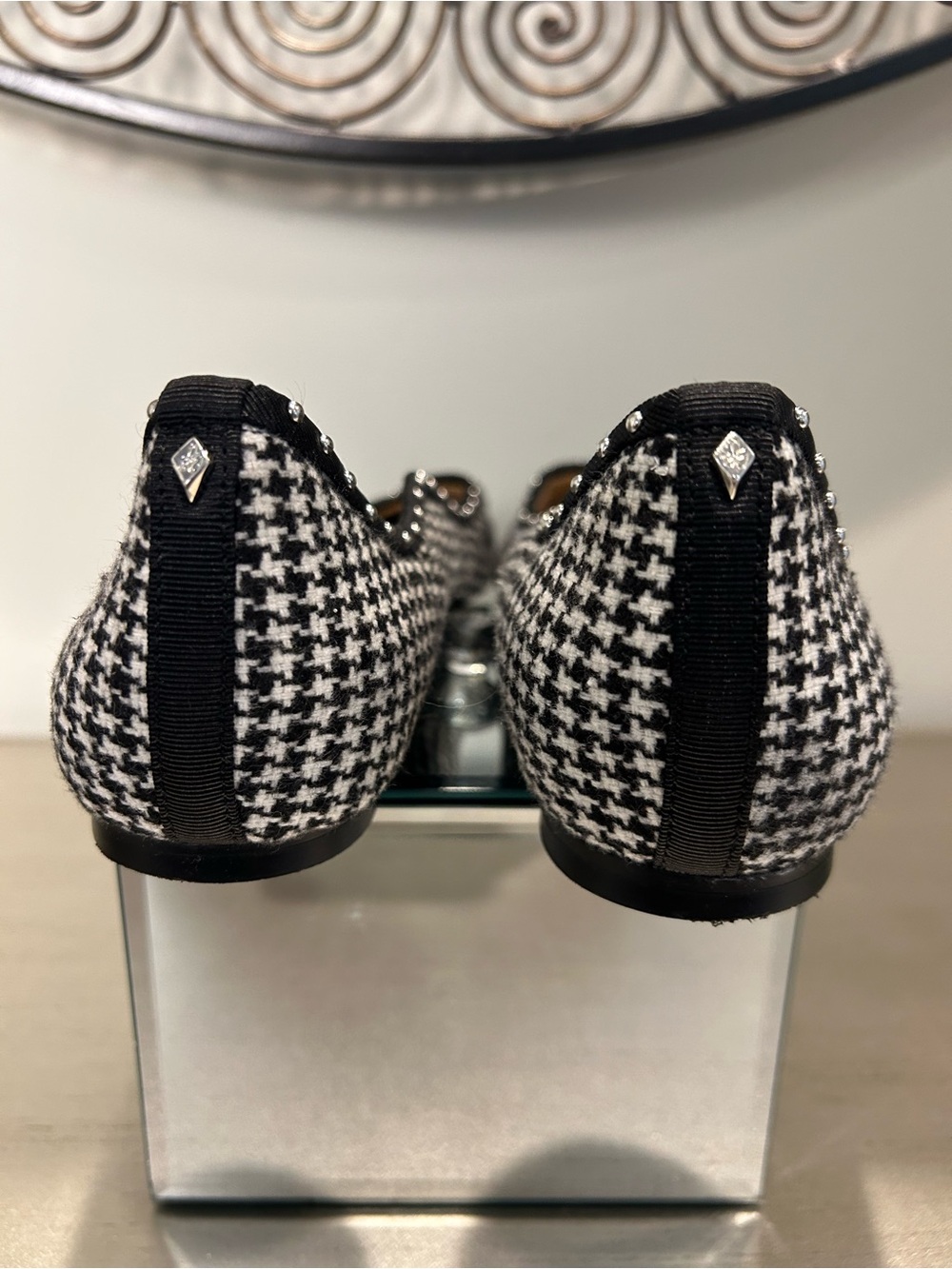 Sam Edelman Black & White Houndstooth Pointed Ballet Flats - Picture 4 of 7